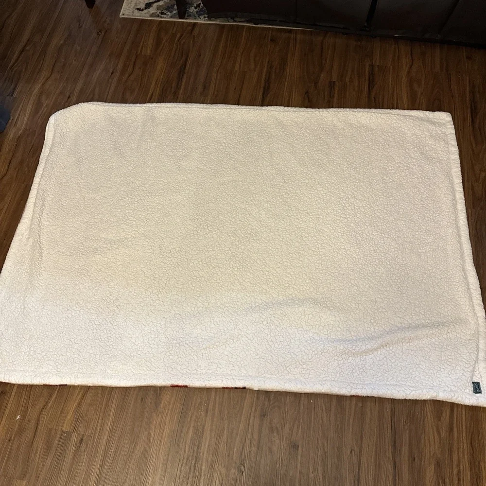 OVERSIZED CHRISTMAS HOLIDAY THROW BLANKET DOGS, TRUCKS,‎ TREES 48x70